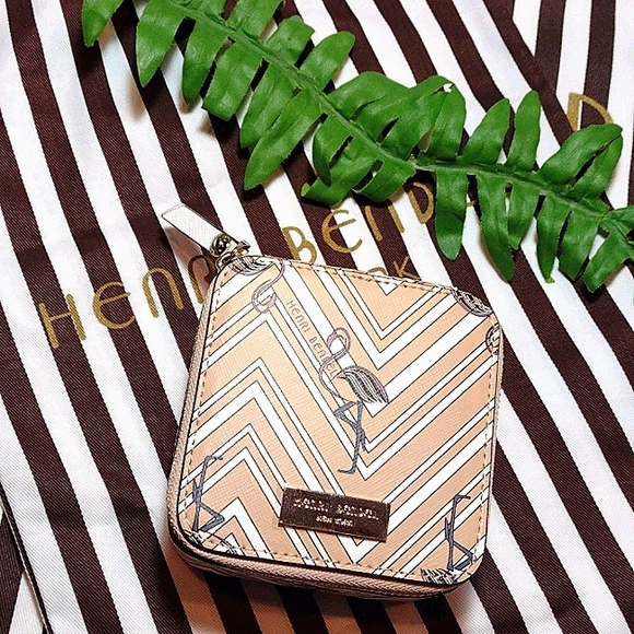 henri bendel Accessories - Rare Henri Bendel Flamingo travel jewelry case